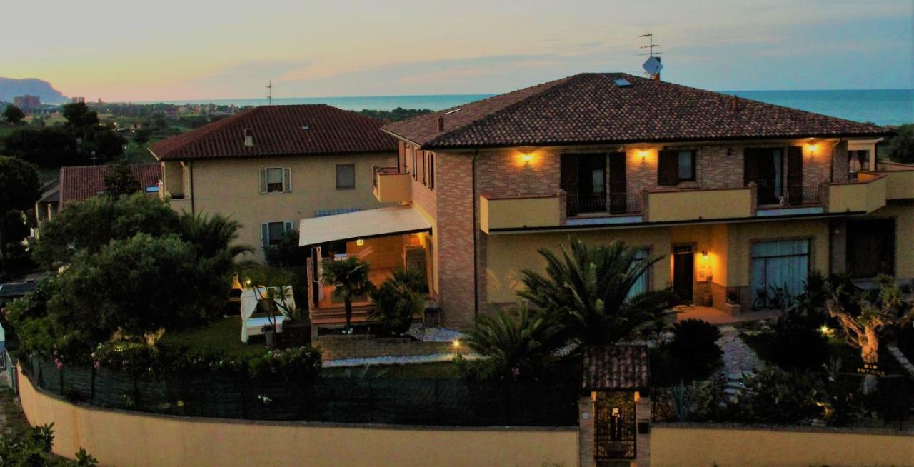 Antigua B&B ปอร์โต โปเตนซา ปีเชนา ภายนอก รูปภาพ